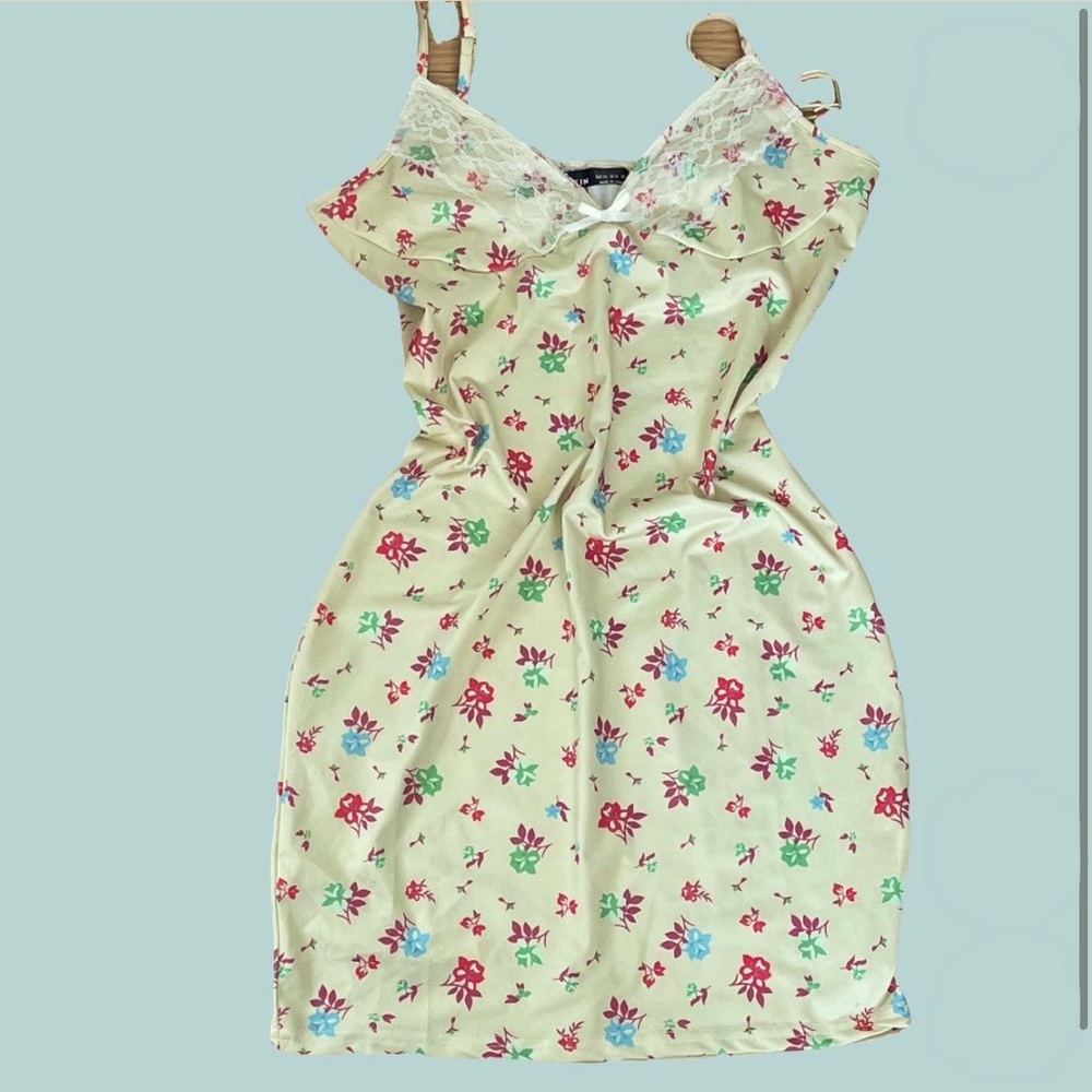 Cute yellow floral dress from shein (: